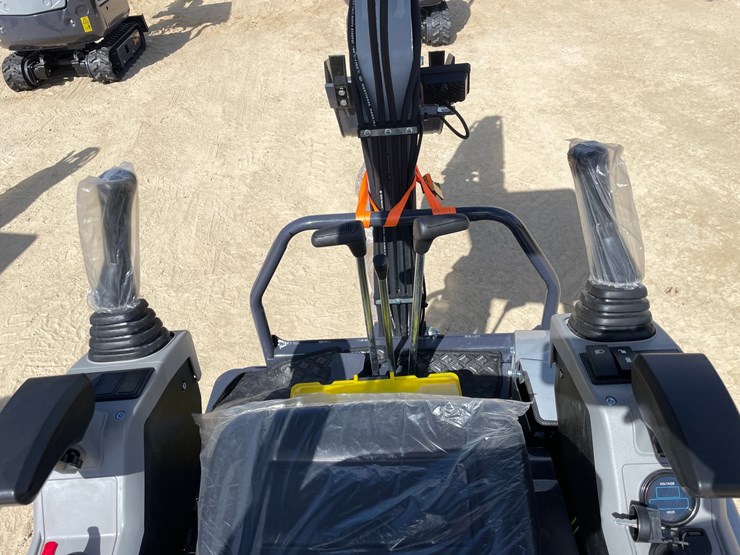 #1109-•-new-ats-me18-mini-excavator-image-6