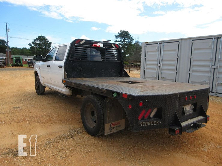 2022-dodge-3500-image-3