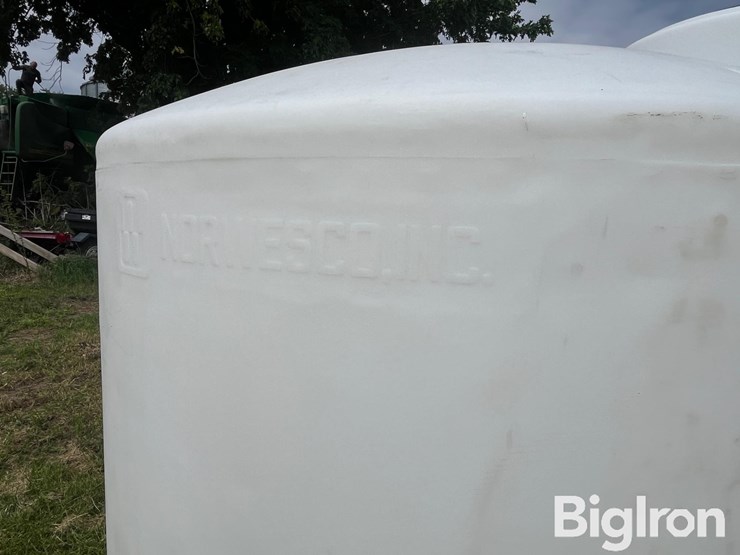 norwesco-1,300-gal-poly-tank-image-9