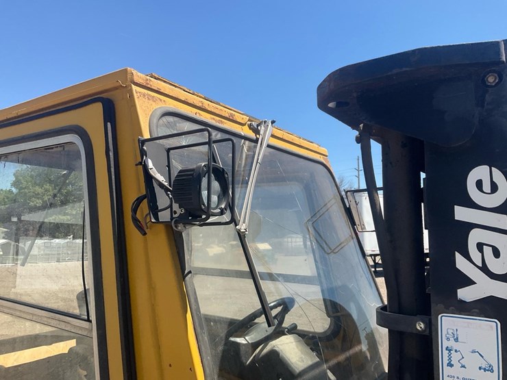 #1377-•-1997-yale-gdp100-forklift-image-17
