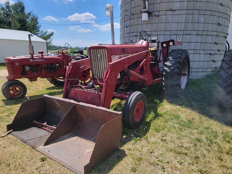 case-ih-farmall-706-image-2
