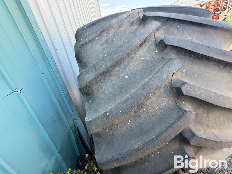firestone-1250/45-32-tire-&-rim-image-4
