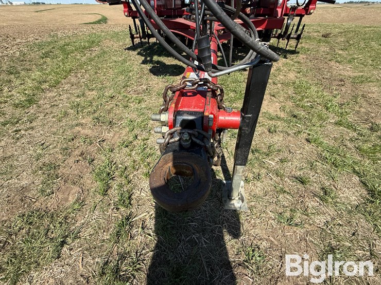 2011-case-ih-330-image-9
