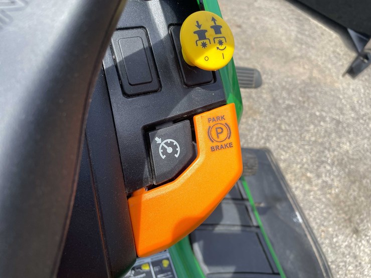 2021-john-deere-x350-image-24