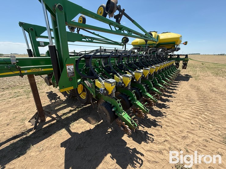 2007-john-deere-db60-image-16