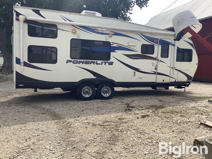 2013-pacific-coach-works-powerlite-toy-hauler/camper-image-4