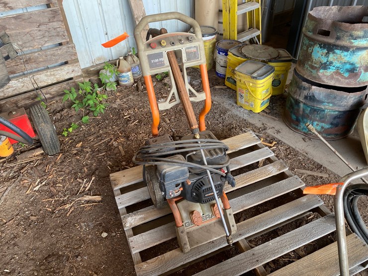 #7072-•-generac-3100-psi-gas-powered-pressure-washer-(deerbrook,-wi)-image-2
