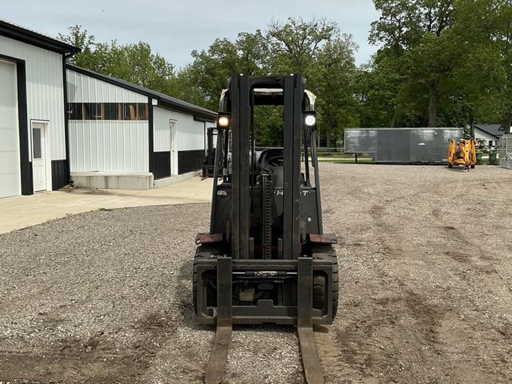 #1363-•-2017-linde-ht30t-forklift-image-8