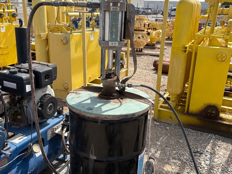 7’-x-4’-pneumatic-grease-pump-skid-image-6