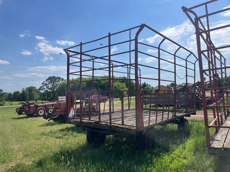#2007-•-hay-wagon-with-10-ton-running-gear-(colfax-wi)-image-6