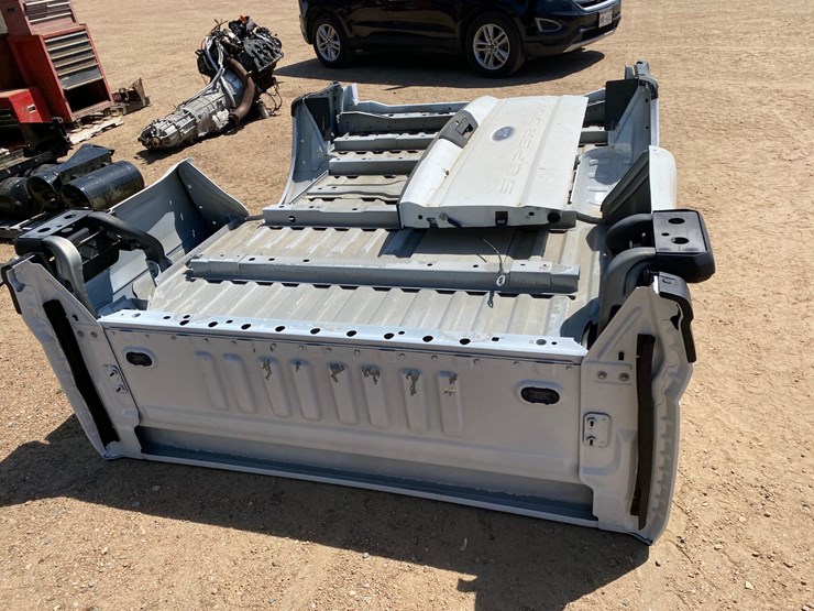 #7417-•-ford-super-duty-takeoff-box-with-tailgate-(antigo,-wi)-image-2