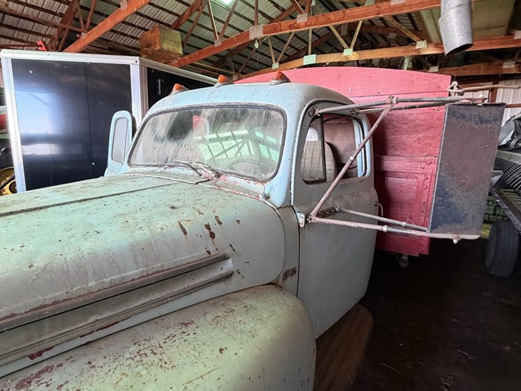 1950-ford-truck-with-box-and-hoist,-2-ton-image-6