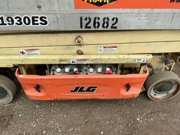 2006-jlg-1930es-image-22