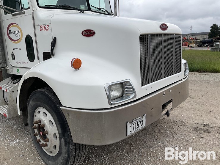 2001-peterbilt-330-image-15