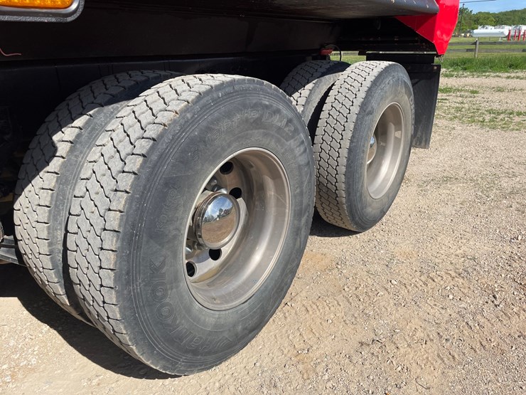 2019-kenworth-t880-image-13