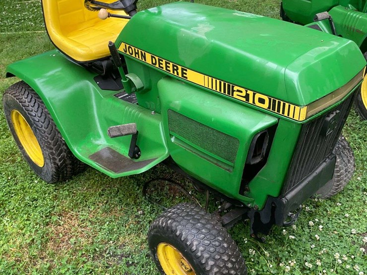 1976-john-deere-2120-image-2