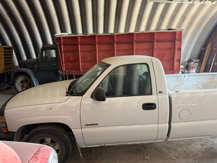 2002-chevy-1/2-ton-long-box-2wd-pickup,-6-cyl-gas,-automatic-transmission-image-31