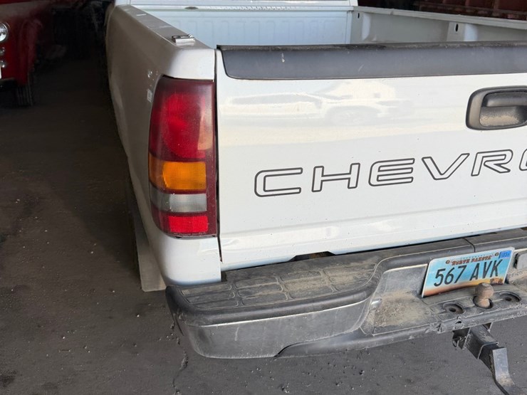 2002-chevy-1/2-ton-long-box-2wd-pickup,-6-cyl-gas,-automatic-transmission-image-17