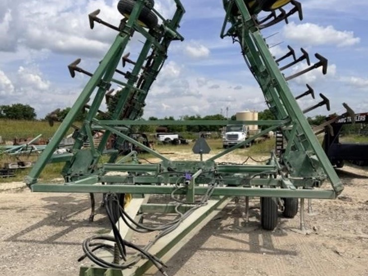 john-deere-610-image-1