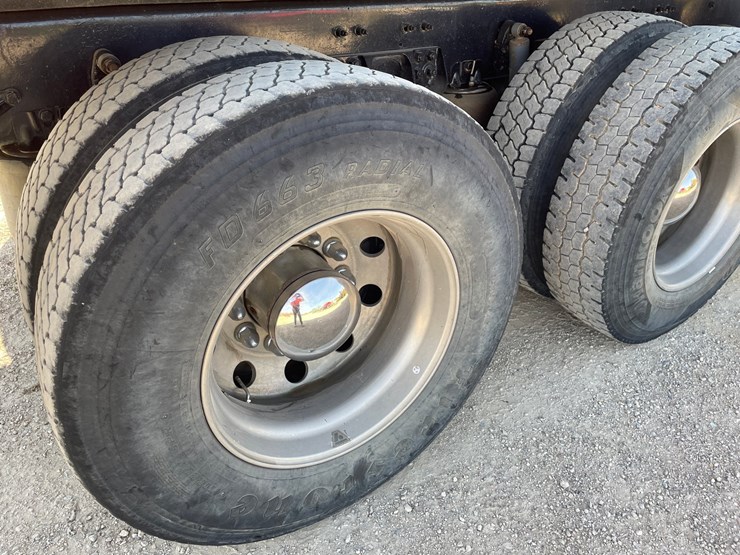 2019-kenworth-t880-image-15