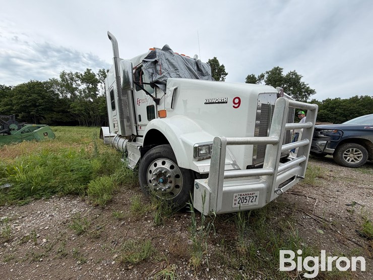 2013-kenworth-t800-image-3