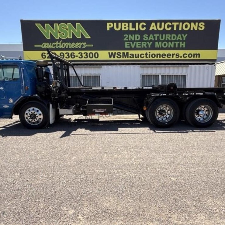 1995 PETERBILT 320
