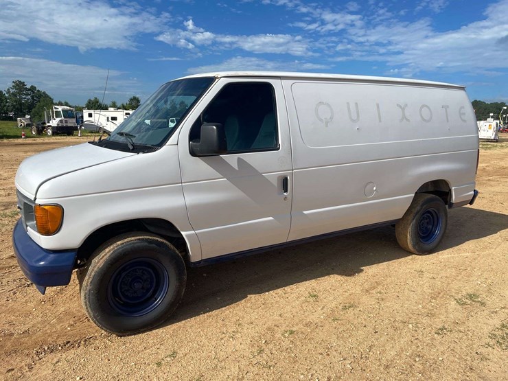 2006-ford-e250-image-1