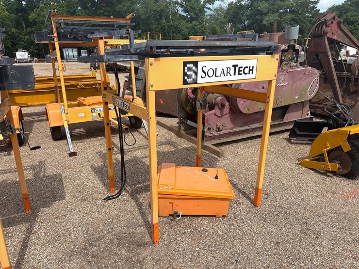 #3510-•-solar-tech-construction-sign-|-no-trailer-image-1