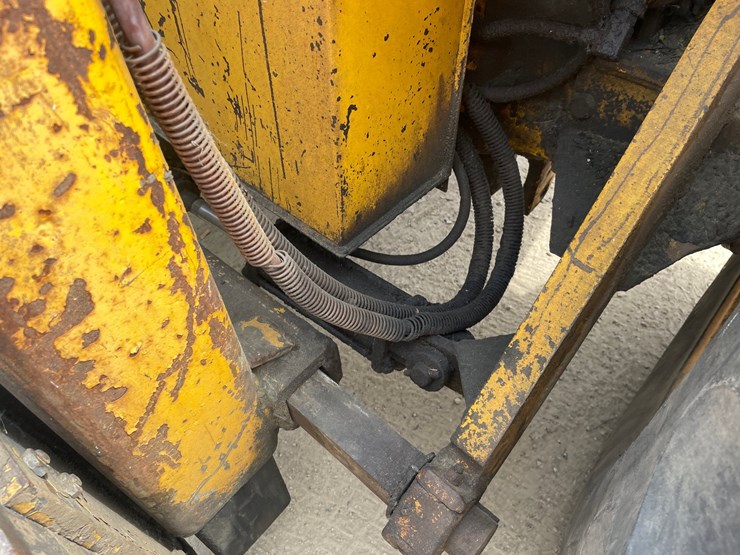 #302-•-liftmaster-rough-terrain-forklift-(boyceville-wi)-image-24