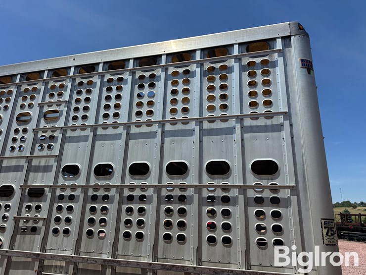 2015-eby-livestock-trailer-image-13