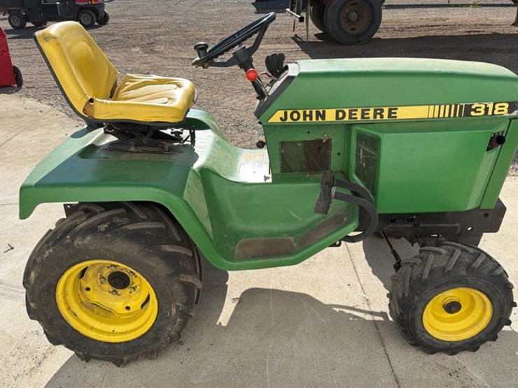 john-deere-318-image-3