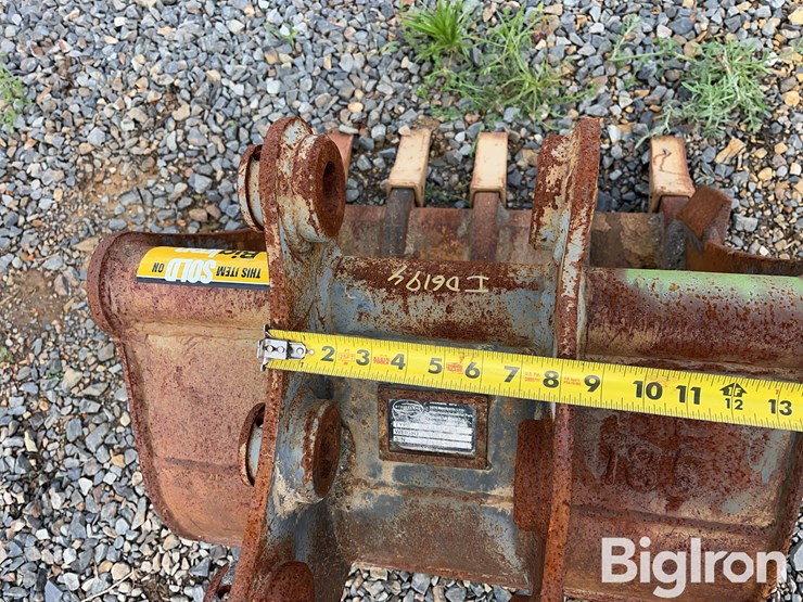strickland-24"-backhoe-bucket-image-17