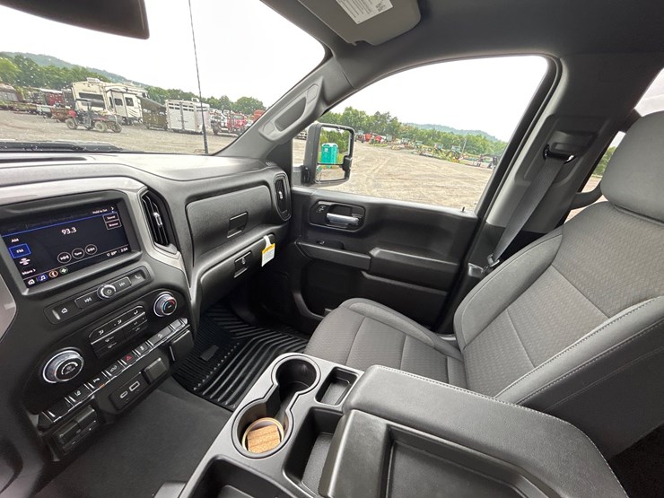2026-chevrolet-2500hd-image-15
