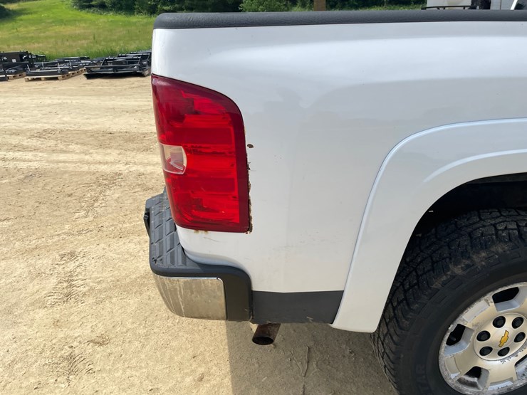 2010-chevrolet-silverado-1500-lt-image-27