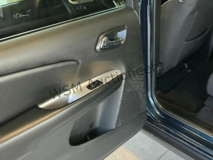 2015-dodge-journey-image-25