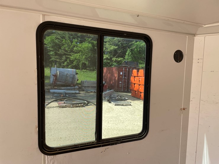 #412-•-2012-middlebury-16'-enclosed-trailer-(has-wi-title)-image-77
