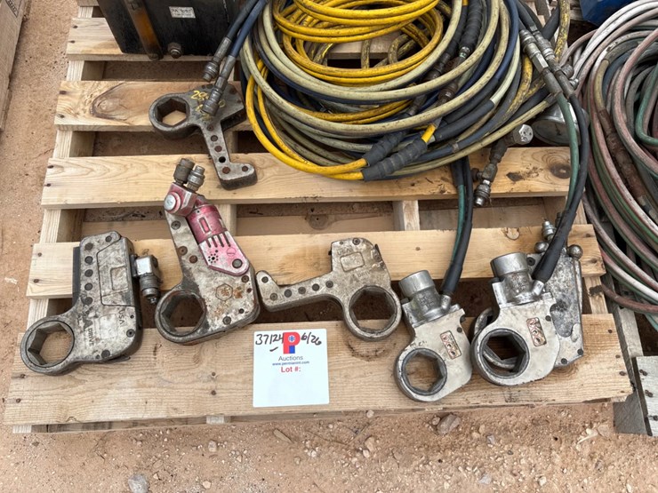 patriot-10k-portable-electric-hydraulic-power-pack-w/-set-of-hydraulic-torque-wrenches-image-2