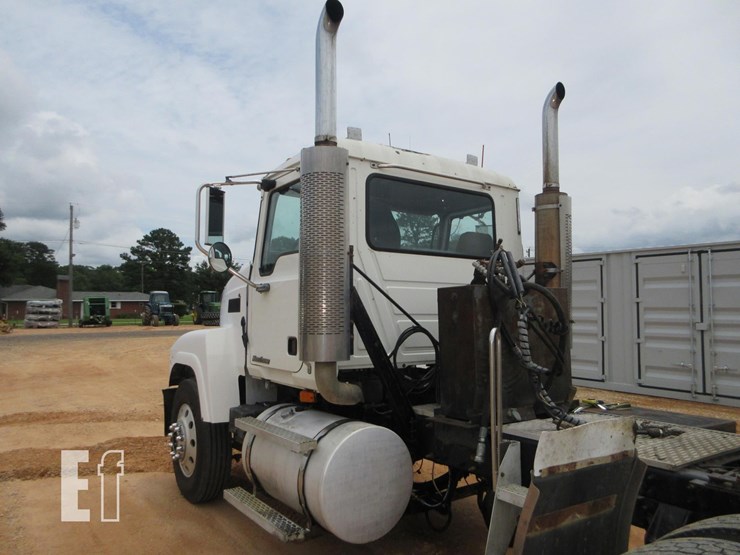 2005-mack-ch600-image-3