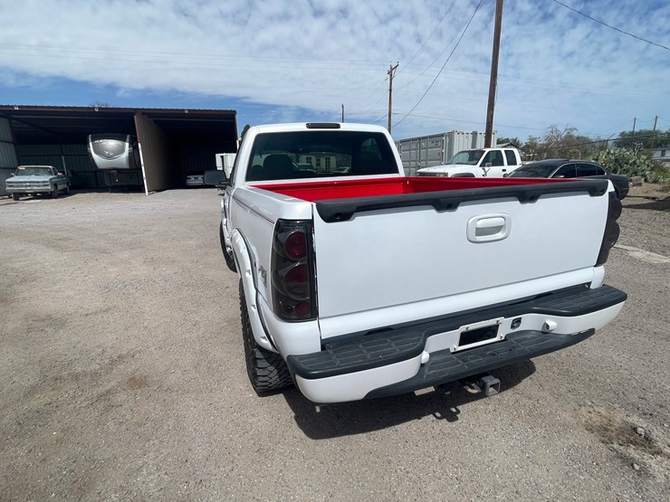 #212-•-2001-chevrolet-silverado-pickup-truck-(has-a-nm-title-image-6
