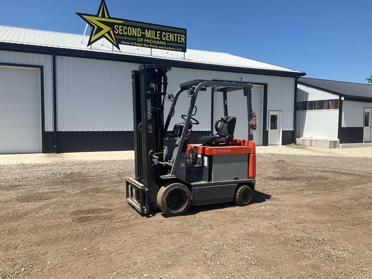 #1376-•-2005-toyota-fbcu30-electric-forklift-image-1