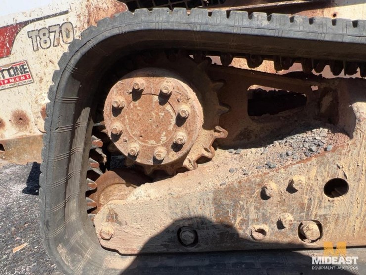 2017-bobcat-t870-image-5