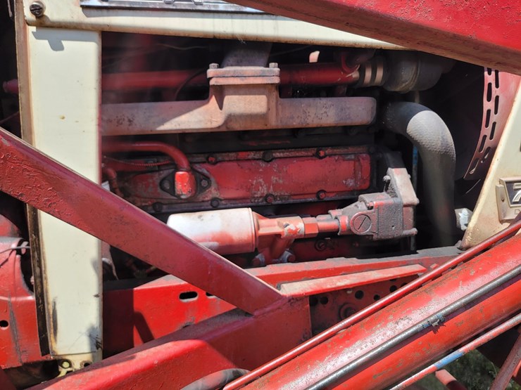 case-ih-farmall-706-image-15