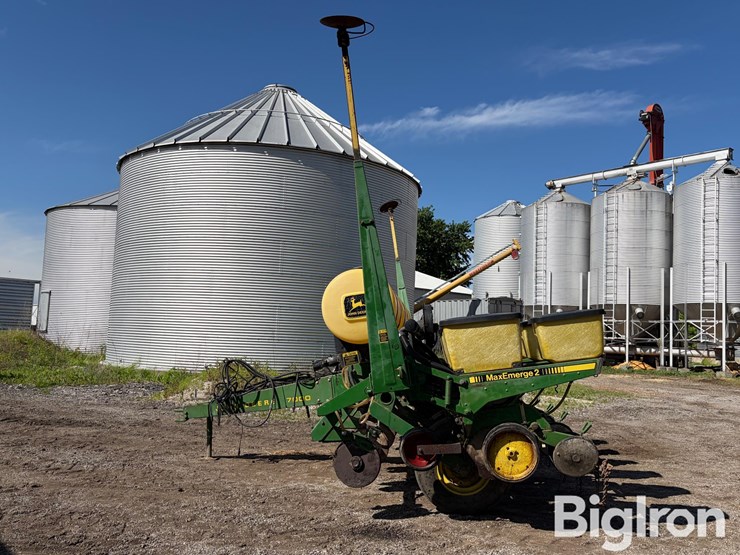 john-deere-7000-image-8