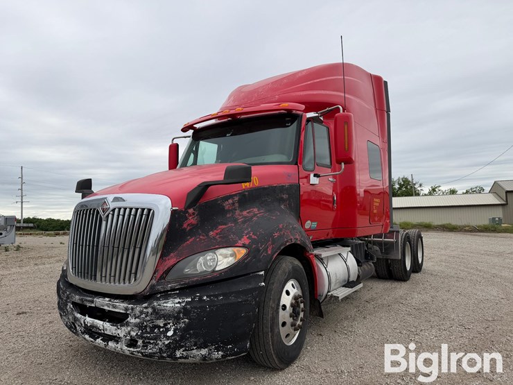 2010-international-prostar-image-1