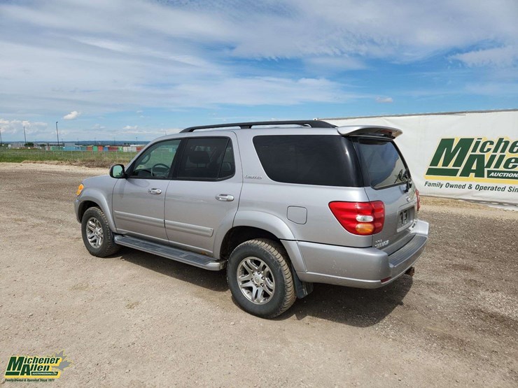 2002-toyota-sequoia-limited-image-4