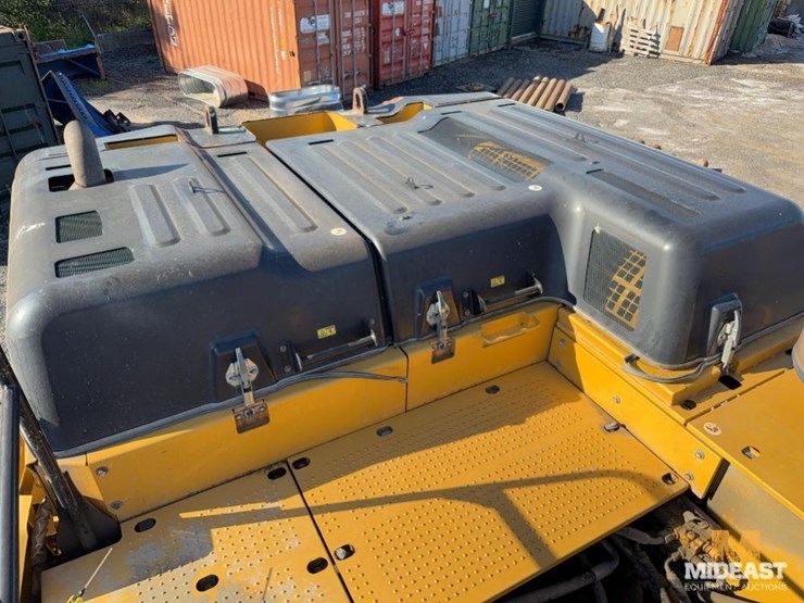 2017-caterpillar-349fl-image-31