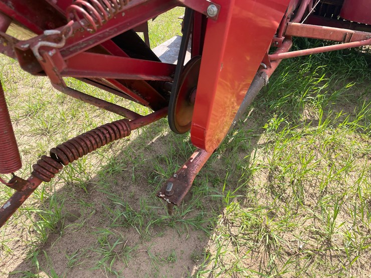 new-holland-273-image-41
