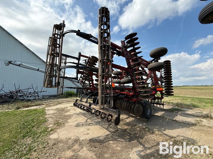 2010-case-ih-330-image-5