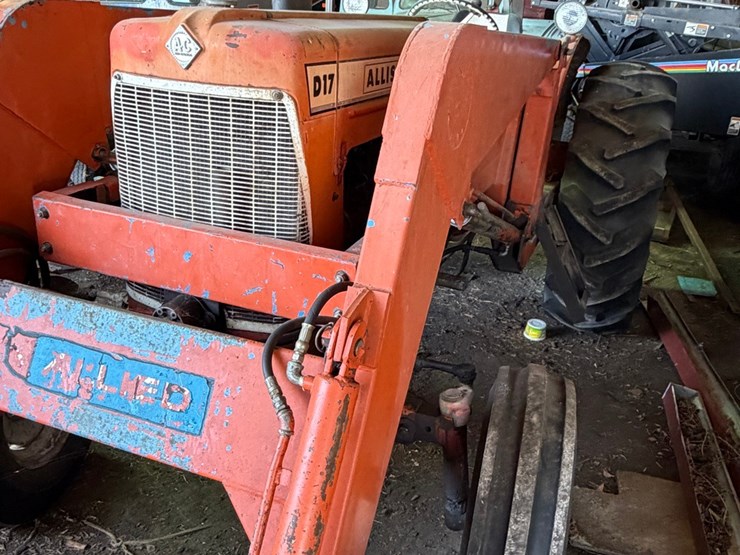 d-17-allis-chalmers-with-loader,-7,654-hrs-image-2