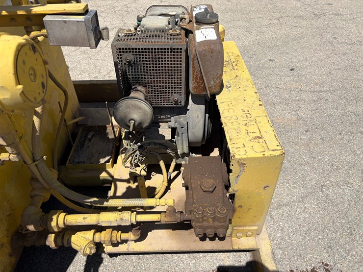 4-station-closing-unit,-skidded,-starts-up,-but-dies-image-3